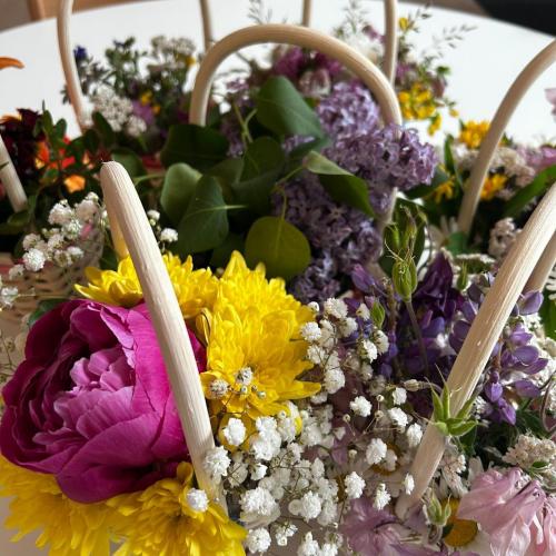 Körbe mit Blumen