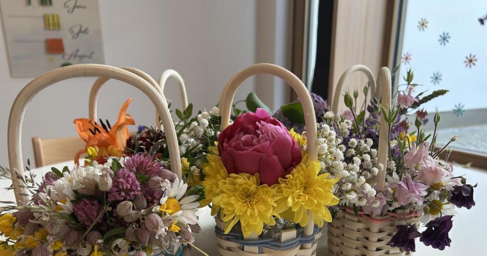 Körbe mit Blumen 1